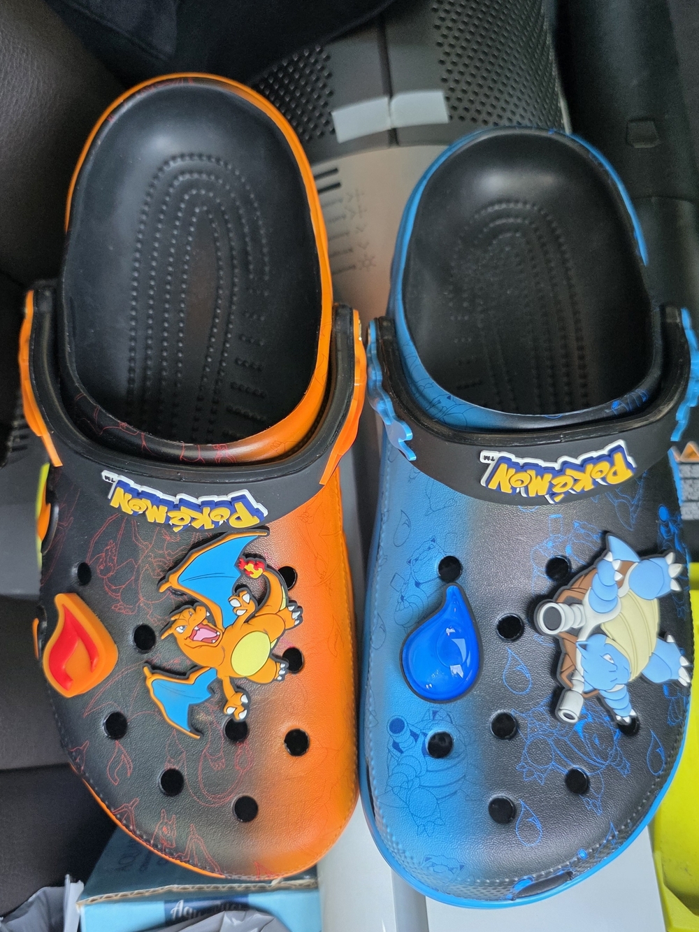CROCS Men's Pokemon Charizard & Blastoise Clogs - Orange/Blue